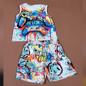 SHEIN Kids' Gray and White Apparel